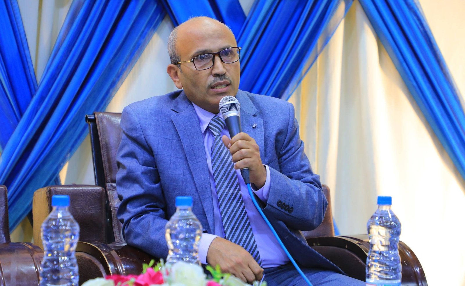 رئيس مركز استدامة يشارك في إدارة ندوة علمية ، بعنوان "التحديات التي تواجه حوكمة الشركات العائلية في الجمهورية اليمنية"،